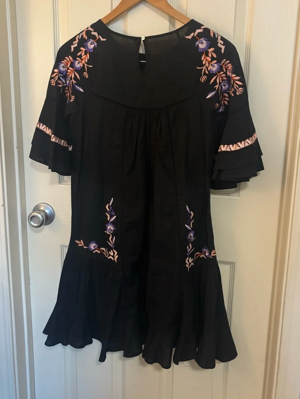 Free People Embroidered Black Mini Dress XS – Fall Boho Floral Back‑to‑School